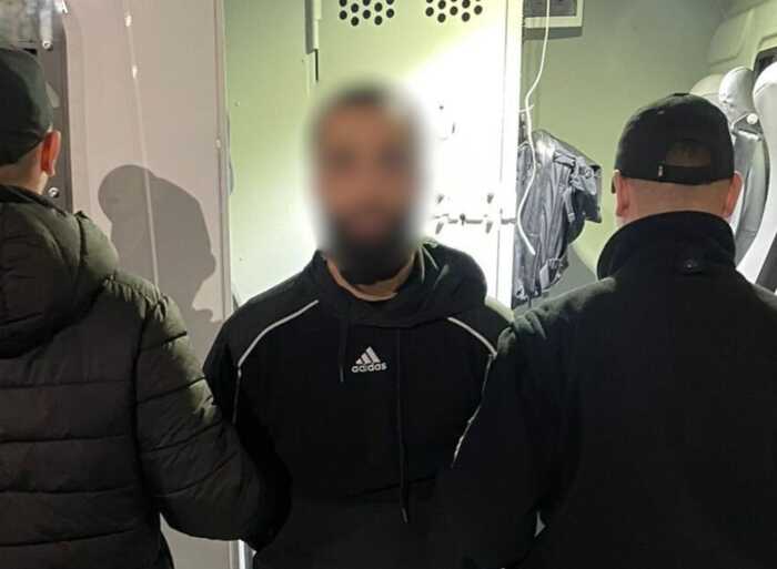 Напад на інкасаторів із фейковими лейбами СБУ: екстрадованого з ФРН азербайджанця судитимуть в Україні