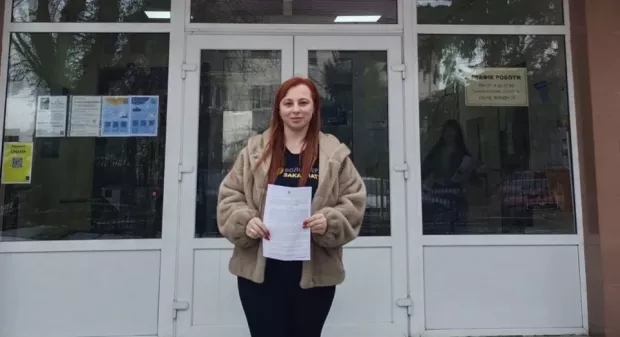 "Машини, буває, вибухають": Суд зобов'язав ДБР визнати волонтерку та її чоловіка потерпілими у справі щодо погроз від керівництва Закарпатського ТЦК