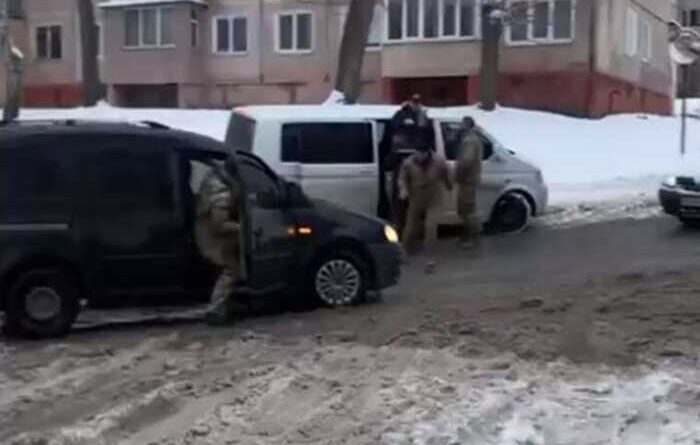 У Тернополі співробітник ТЦК похизувався приниженням мобілізованих на камеру