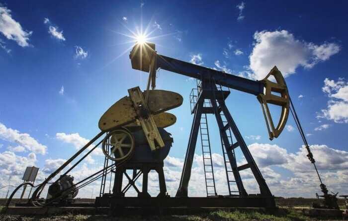 Bloomberg: Видобуток сирої нафти в Росії у грудні впав найсильніше за півтора року