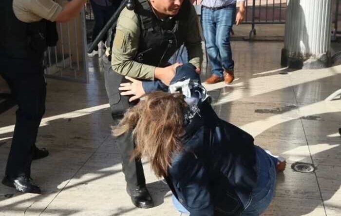 Вибух у Гондурасі: опозиційна депутатка дивом вижила після атаки біля Конгресу