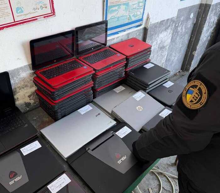 81 ноутбук у багажнику: на пункті пропуску «Шегині» викрили незаконне ввезення техніки на 600 тисяч гривень