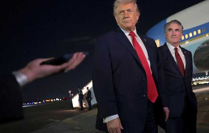 Трамп розкритикував Британію через плани передати острів з військовою базою США