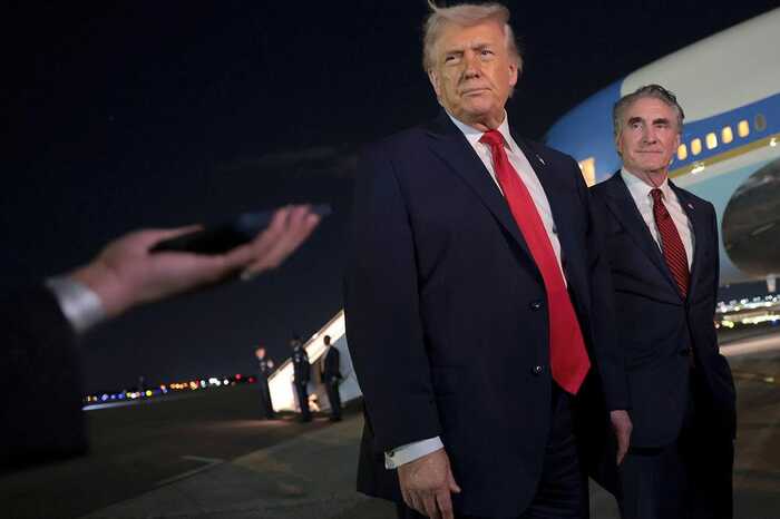 Трамп розкритикував Британію через плани передати острів з військовою базою США