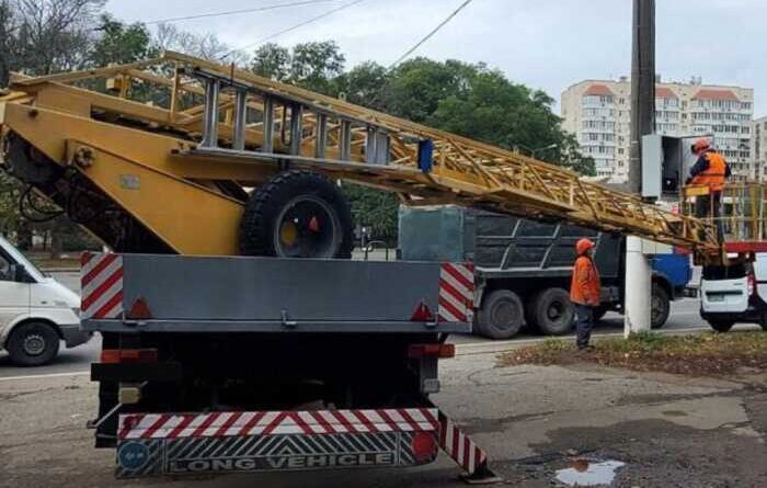 Мутні схеми на світлофорах: в Одесі чиновники й підрядники освоювали мільйони на обладнанні та роботах