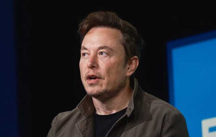 Ілон Маск відповів Федорову на занепокоєння через використання Starlink російськими дронами