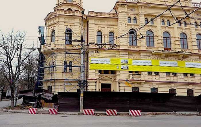 Під час окупації Херсона з художнього музею незаконно вивезли понад 10 тисяч експонатів