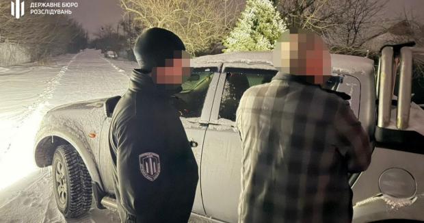 Поставив на коліна перед строєм і бив ногами: Офіцер  на Черкащині влаштував жорстоке "покарання" для солдатів