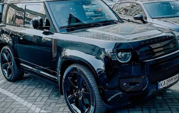 У Києві помітили рідкісний заряджений Land Rover за 8 мільйонів гривень