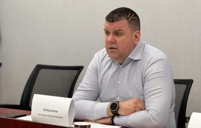Бучанський прокурор під дахом ОПЗЖ: Шведчиков орендує житло у санкційного забудовника Невзорова
