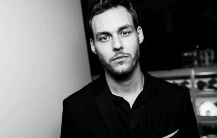 Корпусний “смотрящий” Лук’янівського СІЗО Владислав “Бєлка” Білека відібрав BMW X7 у фігуранта “піраміди дронів” Назара Ткаченка