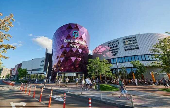 Черги дітей за "вейпами": журналіст зафіксував масовий продаж електронних сигарет підліткам у 6 ТРЦ Києва