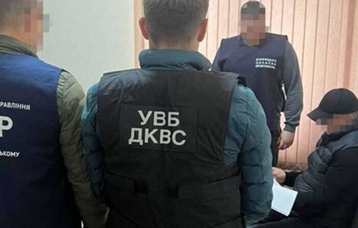 Преміював сам себе: на Вінниччині керівнику колонії оголосили підозру у розтраті 400 тисяч гривень