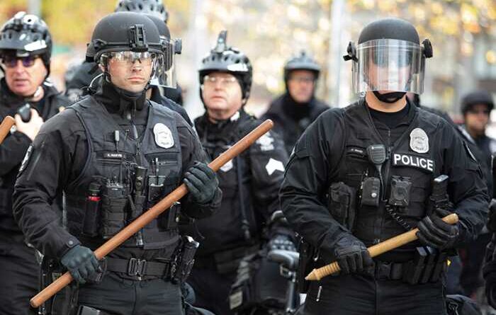 Арсенал спецзасобів: Федеральні агенти США отримають нове хімічне озброєння для контролю натовпу