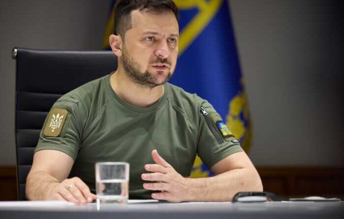 Зеленський продовжив військовий збір на 3 роки після війни