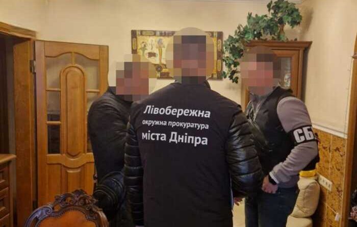 Привласнення 5,8 мільйона гривень за «мертві душі»: у Дніпрі ліквідували мережу фіктивного працевлаштування