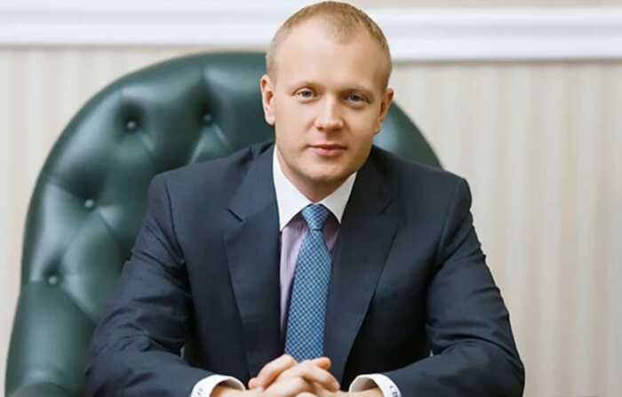 Російський олігарх намагався купити гольф-клуб поруч із секретною верф’ю атомних підводних човнів Британії