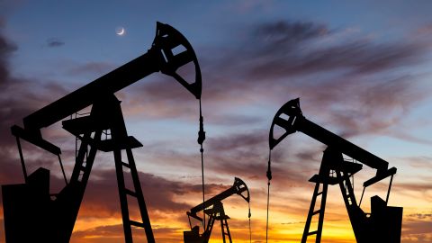 Буде шалена інфляція в світі? Ціни на нафту зросли - Трамп "доливає" масла у вогонь