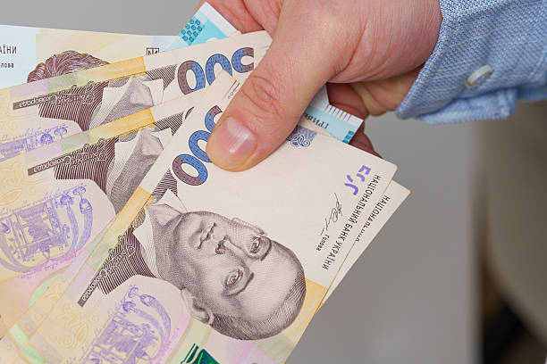 Кабмін пропонує збільшити мінімальну пенсію до 6000 грн, але тільки після реформи: Чого чекати
