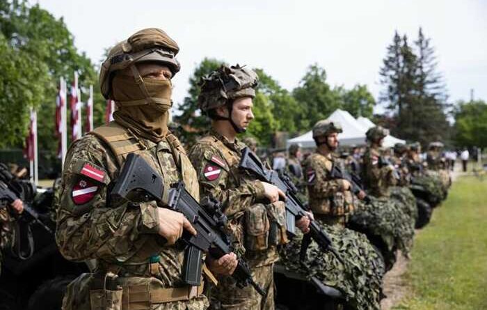 Європейські країни формують три дивізії на 60 тисяч військових для посилення Балтії — Reuters