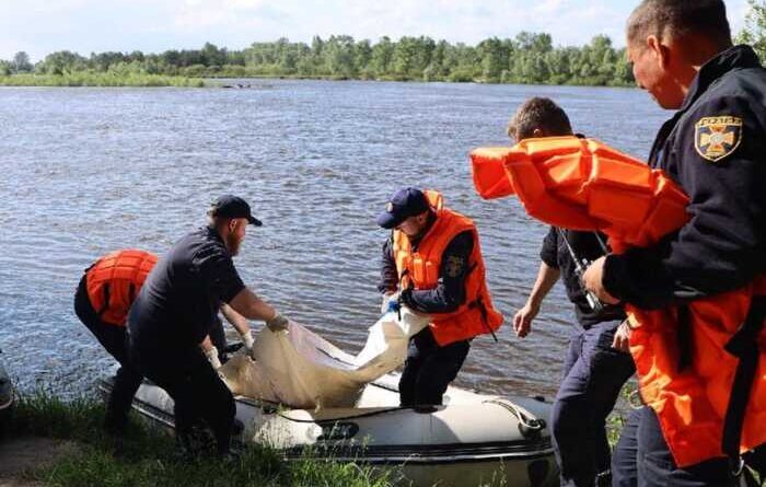 На Чернігівщині з Десни дістали тіло чоловіка, який зник понад тиждень тому