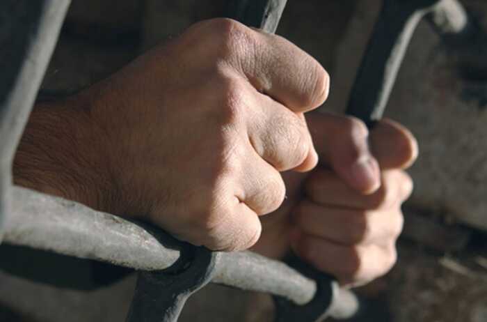 У Києві затримали чоловіка за підозрою у зґвалтуванні двох неповнолітніх