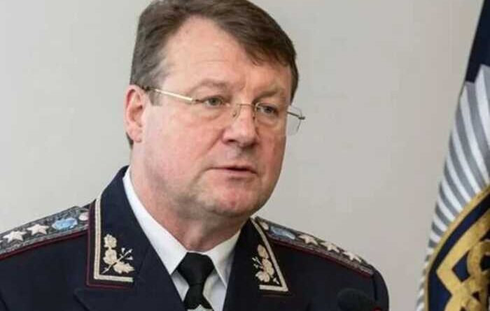 Намагався підкупити чиновника у Варшаві: у Польщі на 3 місяці заарештували генерал-полковника у відставці Володимира Бедриківського