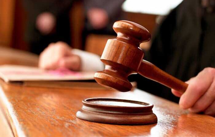 Схема «родич у біді» на Оболоні: у Києві суд виніс вирок кур’єру шахраїв, який видурив у 83-річного дідуся 15 300 доларів