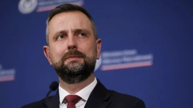 Ніхто не воюватиме за нас крім нас: "Усі молоді, придатні до бойових дій українці мають бути в Україні", - міністр оборони Польщі