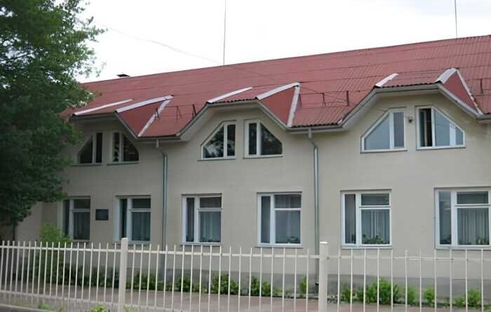 Директору ліцею «Невицький замок» Василю Костику оголосили підозру у привласненні майна та підробленні