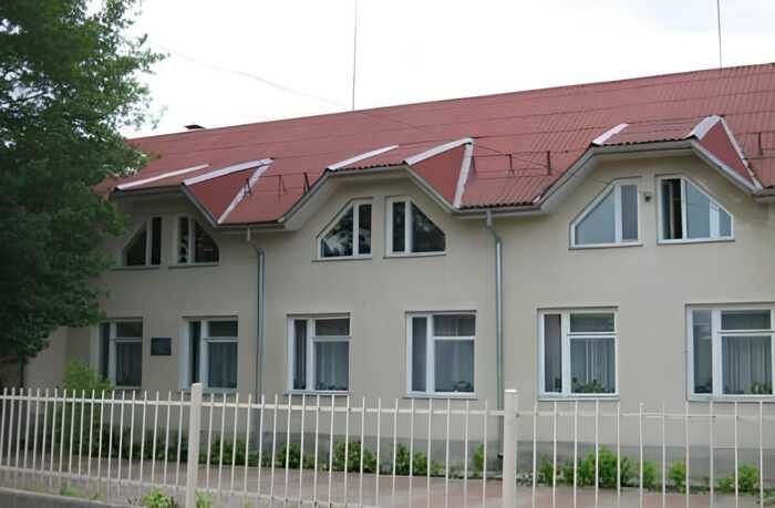 Директору ліцею «Невицький замок» Василю Костику оголосили підозру у привласненні майна та підробленні