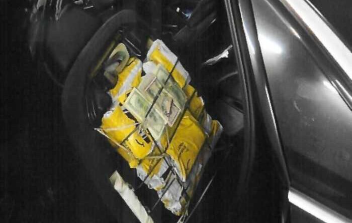 На Закарпатті судитимуть чоловіка, який намагався вивезти мільйон доларів до Словаччини
