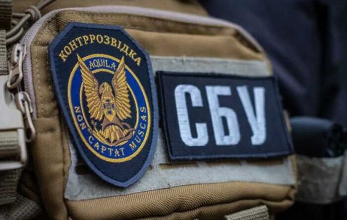 Хабар у 68 тисяч доларів і схема з відстрочками: справу співробітника СБУ передали до суду