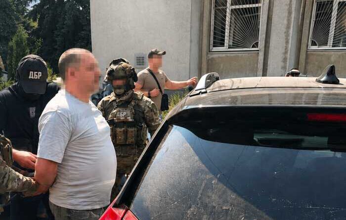Штраф у 2,5 мільйона в обмін на хабар: ДБР заарештувало керівника податкової на Сумщині