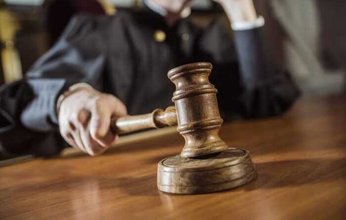 Без банківських виписок і з помилковим курсом: апеляційний суд скасував донарахування ДПС для моделі OnlyFans