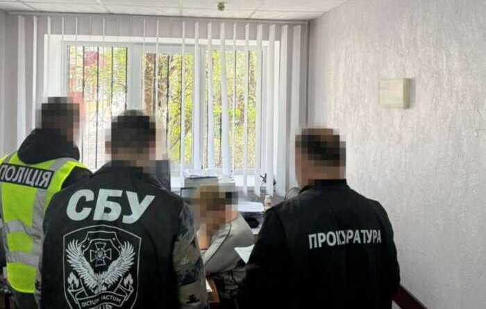 На Хмельниччині посадовців судитимуть через переплату за будинок для родини ВПО на 2,6 мільйона гривень