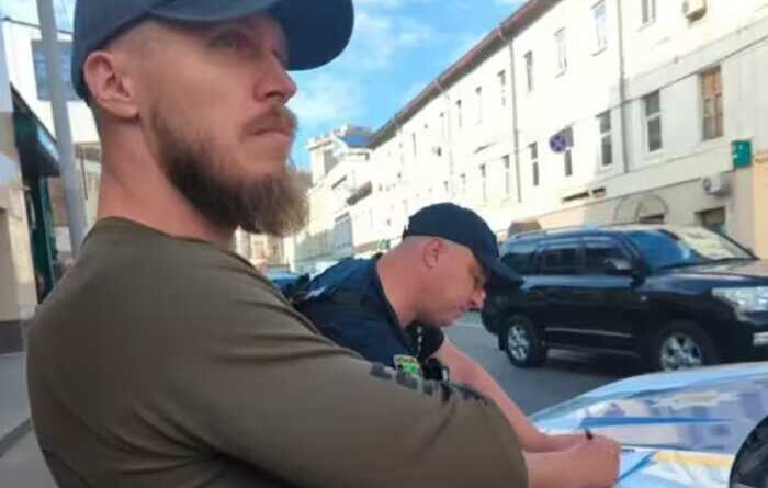 У Харкові викрили експоліцейських, які влаштували стеження та підкинули наркотики в авто комбата Ширшина